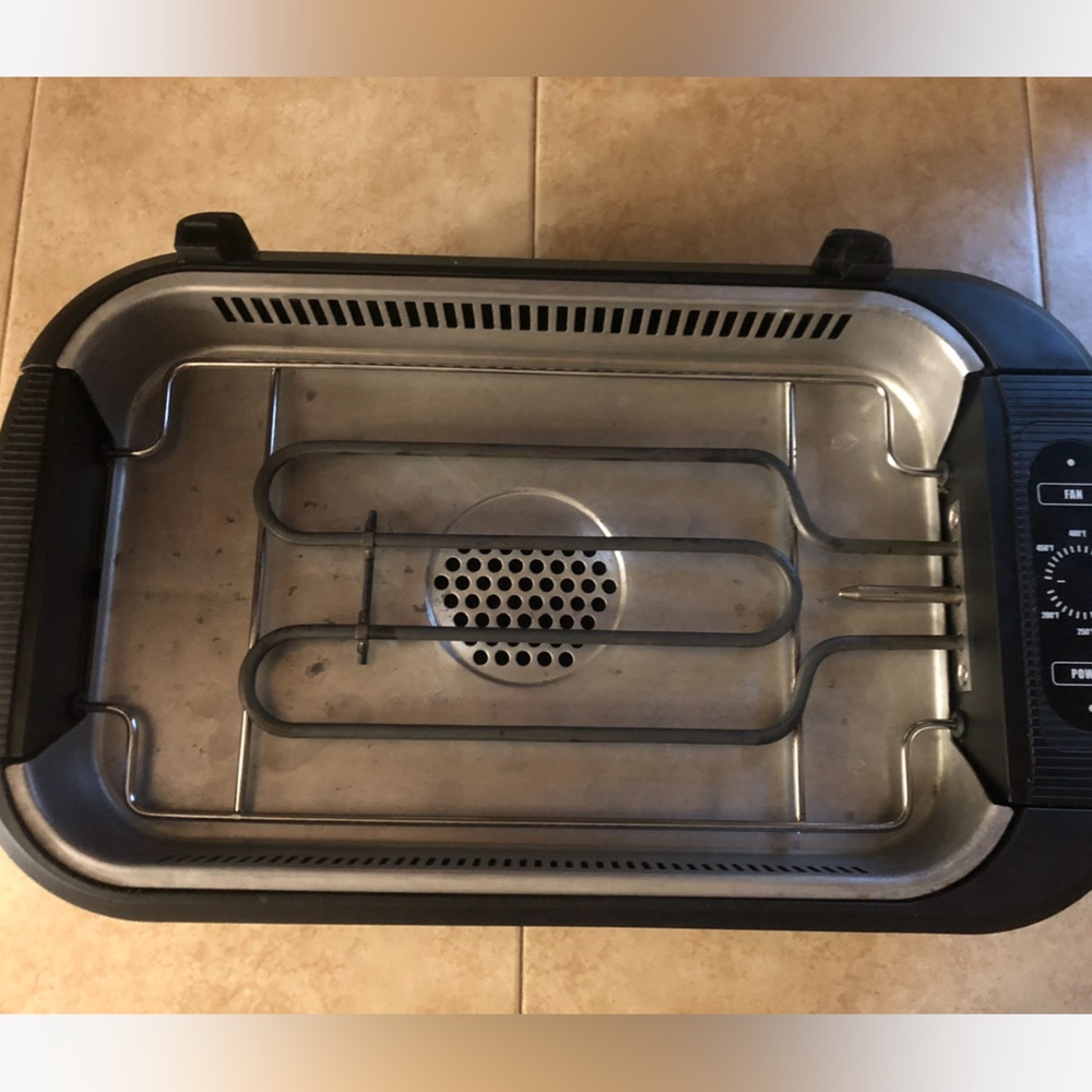 Grill - Picture 3 of 5